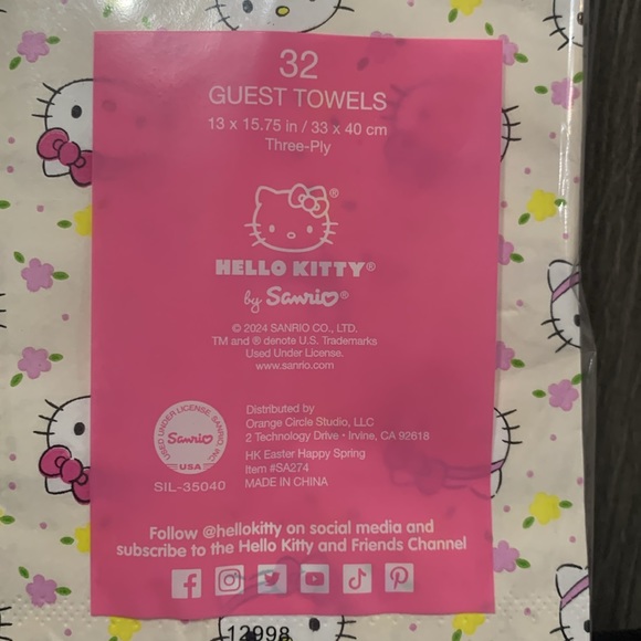 Sanrio Hello Kitty Spring Floral Set of 32 Guest Towels Napkins New In Package - Picture 5 of 9